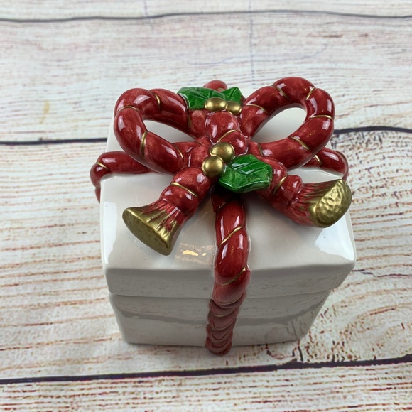 Fitz and Floyd Other - Fitz & Floyd 1988 Christmas Ribbon Trinket Box VGC